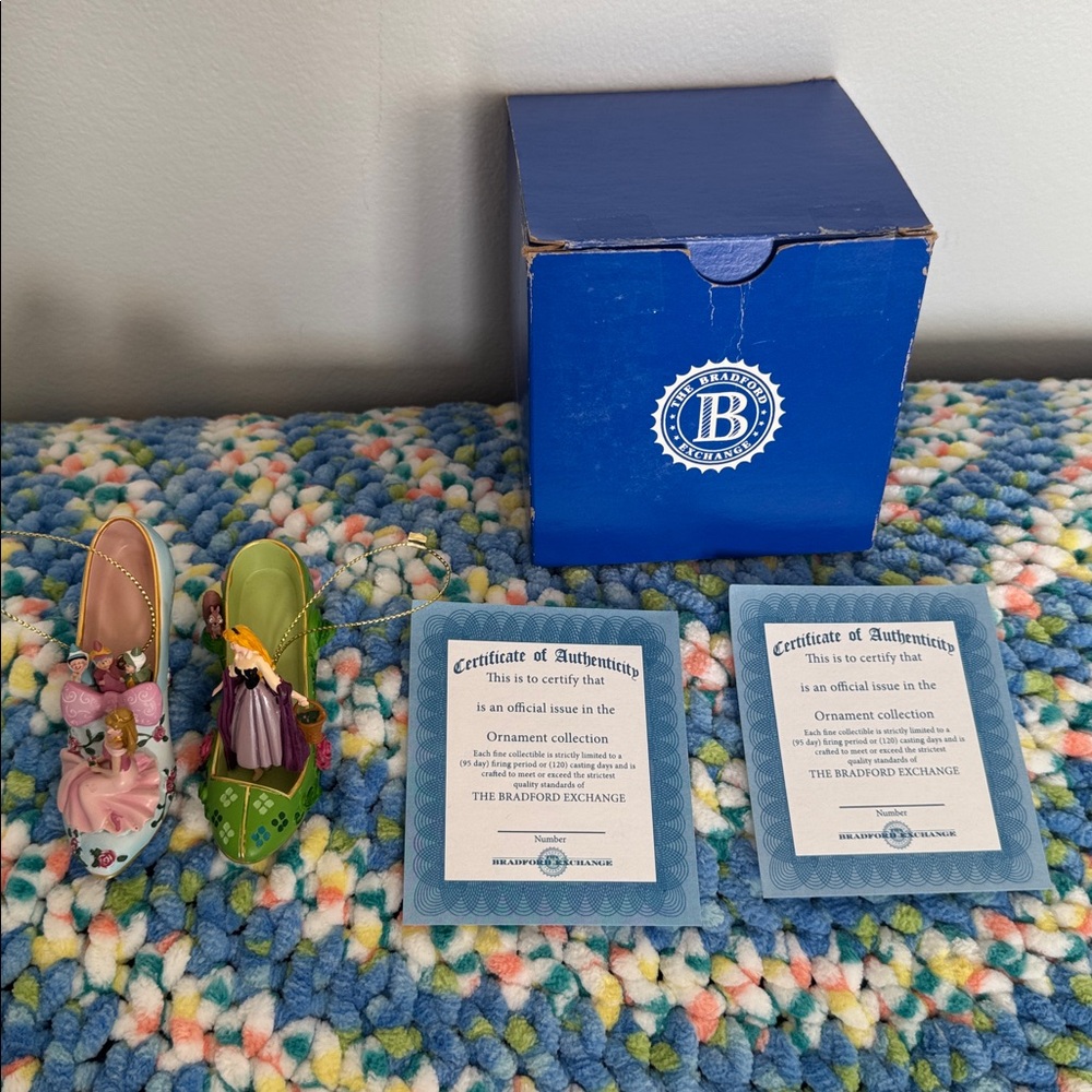 Disney The Bradford Exchange Sleeping Beauty Aurora Shoe Ornaments